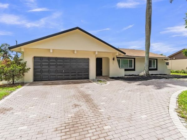 3905 E Woodscape Drive, Miramar, FL 33023