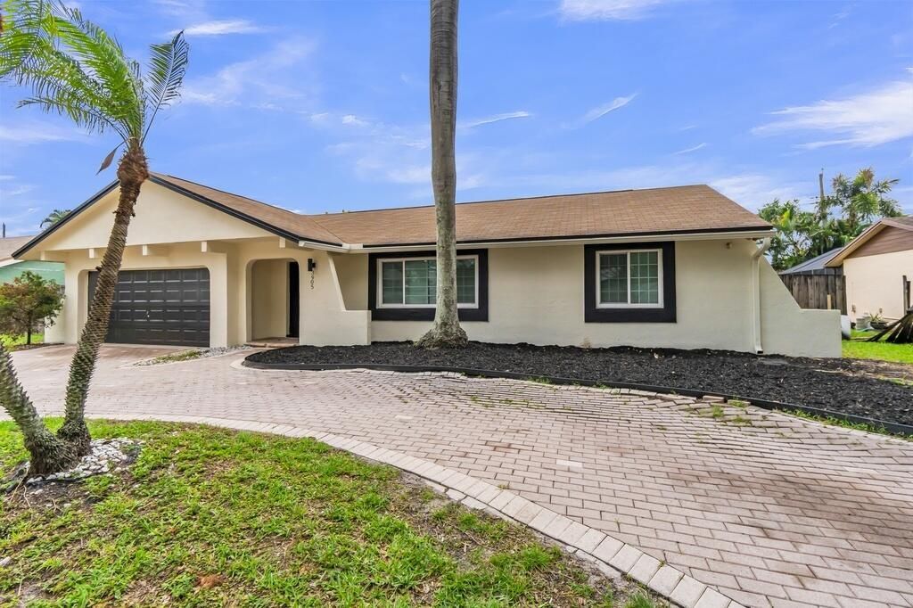 3905 E Woodscape Drive, Miramar, FL 33023 Photo