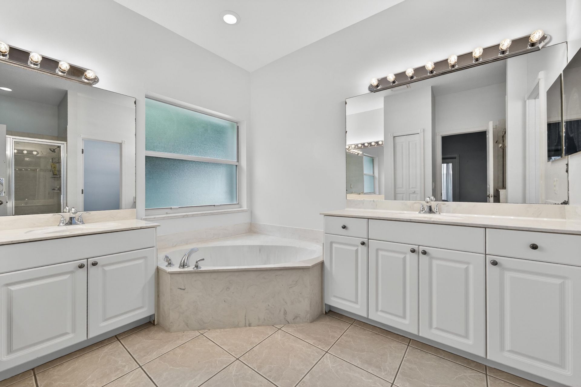631 NE Muskrat Run, Port Saint Lucie, FL 34983 Photo