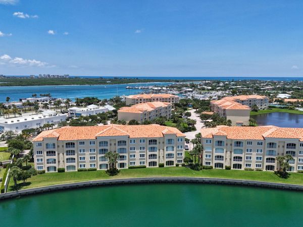 34 Harbour Isle Dr W, Unit 204, Fort Pierce, FL 34949