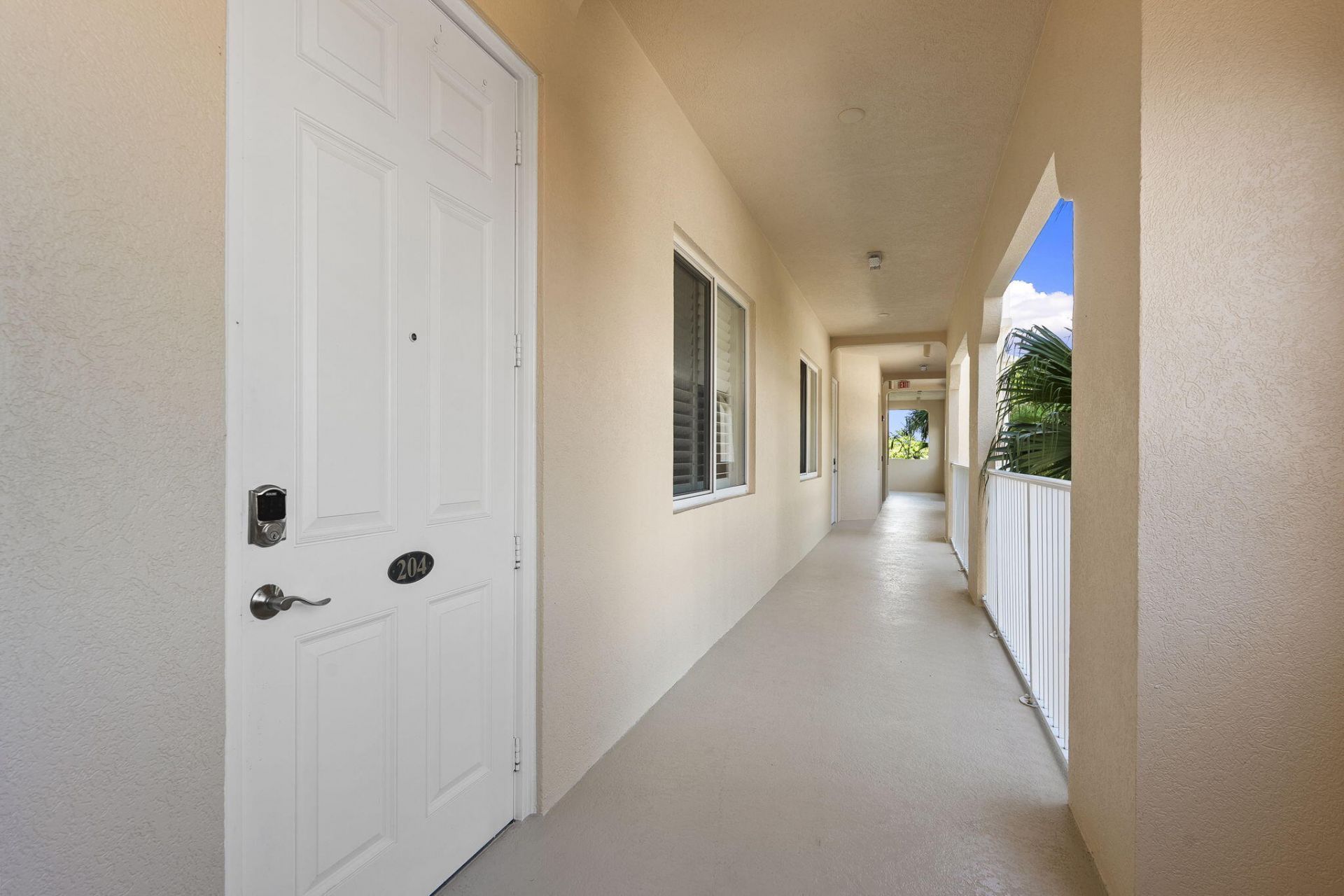 34 Harbour Isle Dr W, Unit 204, Fort Pierce, FL 34949 Photo