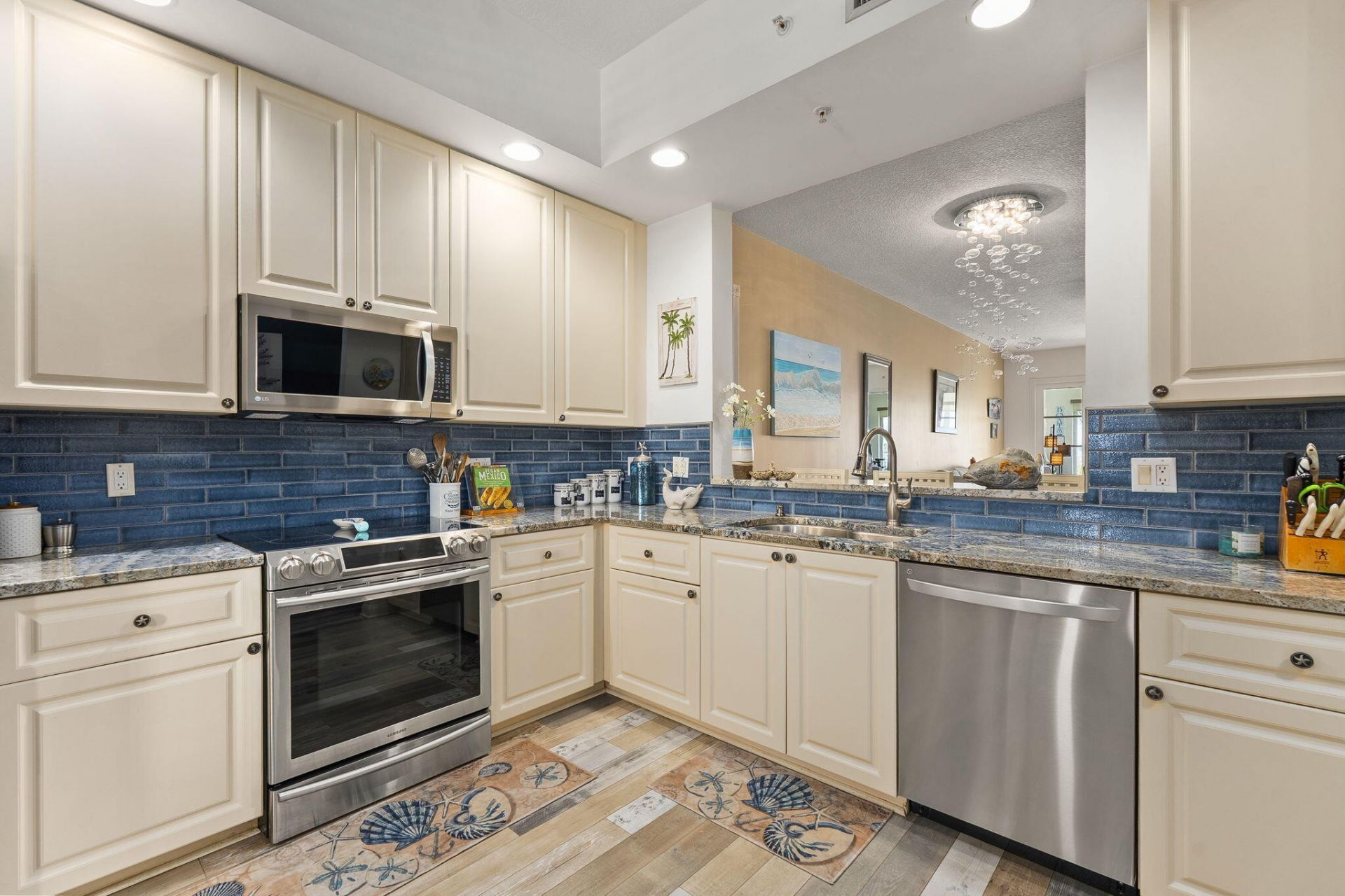 34 Harbour Isle Dr W, Unit 204, Fort Pierce, FL 34949 Photo