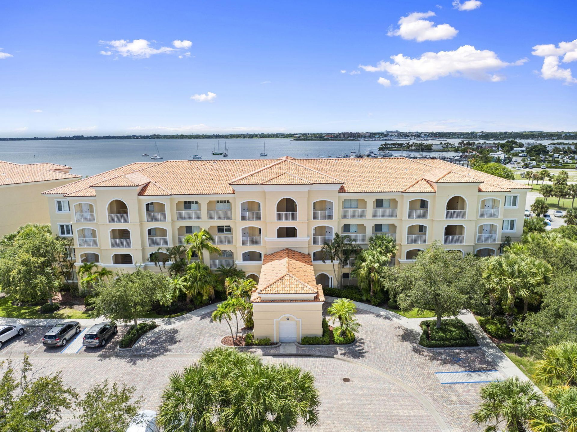 34 Harbour Isle Dr W, Unit 204, Fort Pierce, FL 34949 Photo