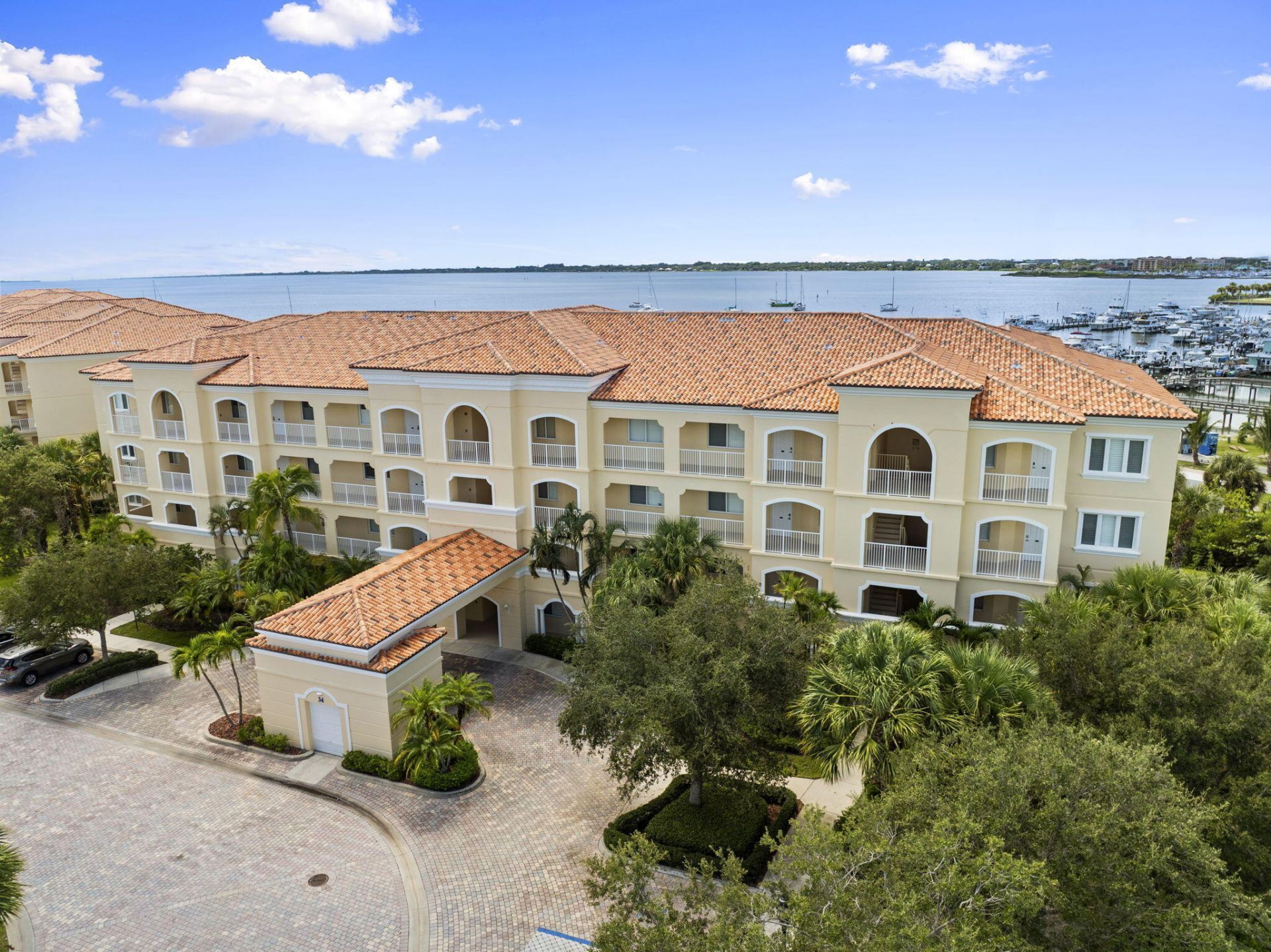 34 Harbour Isle Dr W, Unit 204, Fort Pierce, FL 34949 Photo