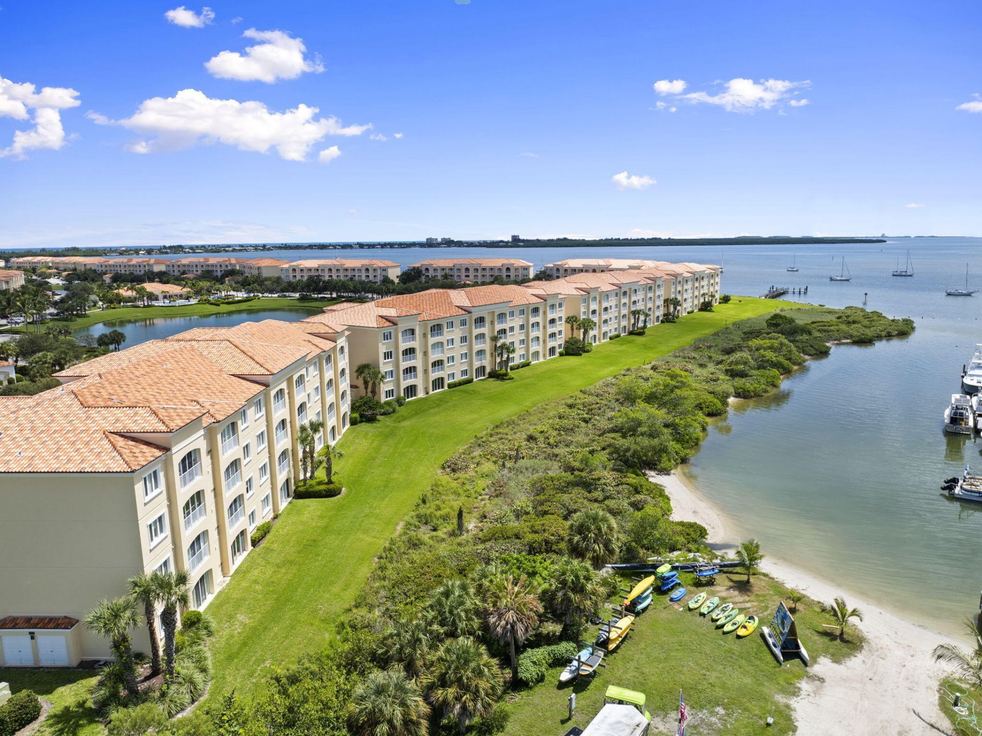 34 Harbour Isle Dr W, Unit 204, Fort Pierce, FL 34949 Photo