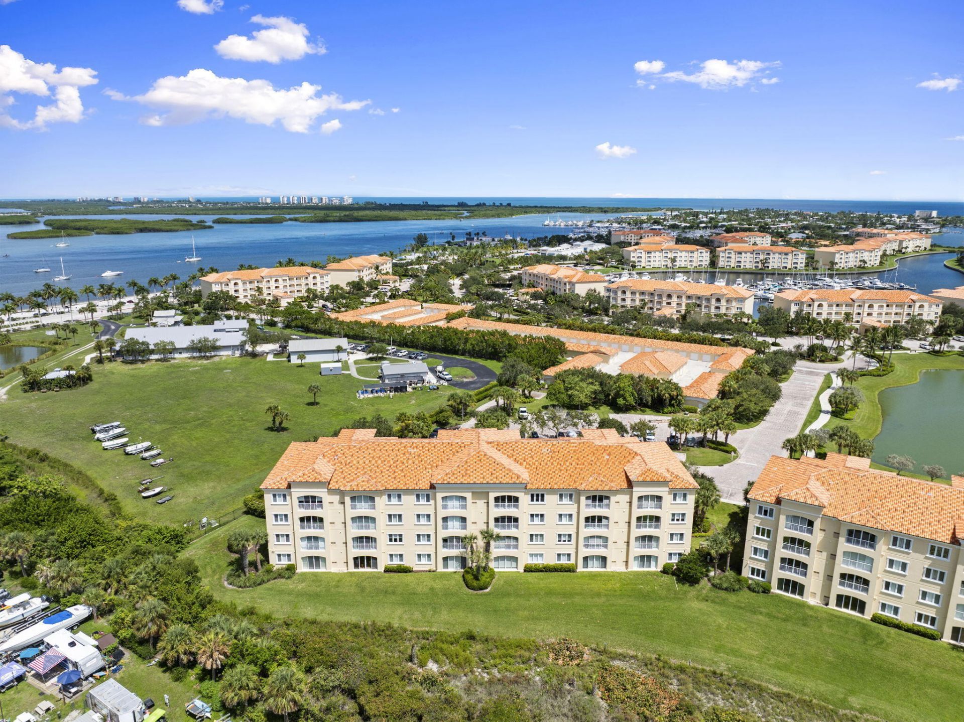 34 Harbour Isle Dr W, Unit 204, Fort Pierce, FL 34949 Photo