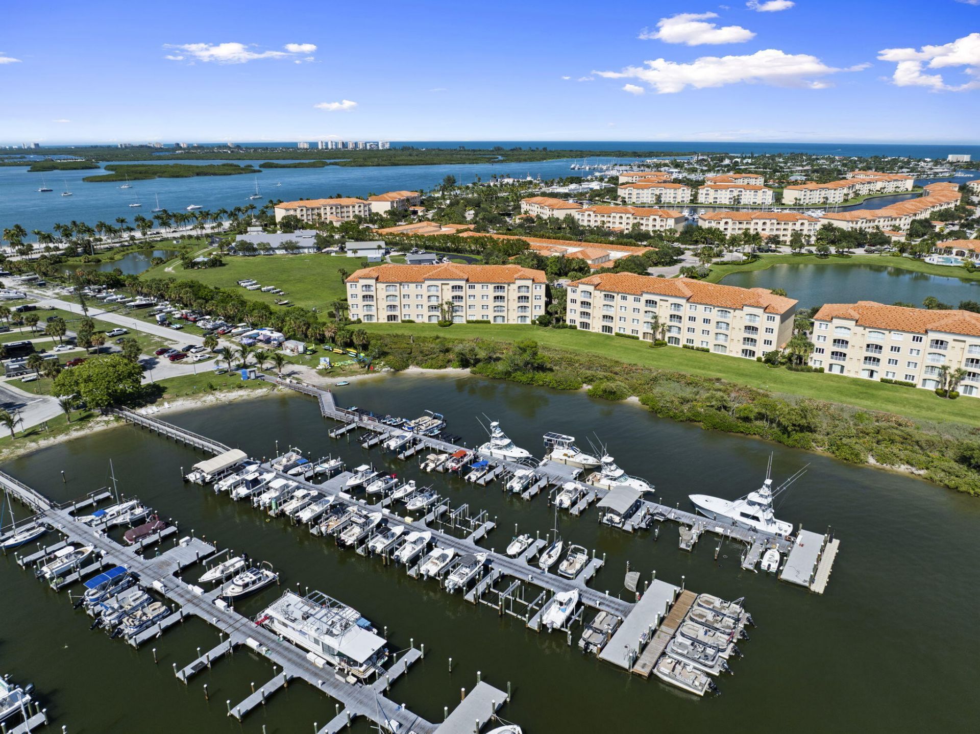 34 Harbour Isle Dr W, Unit 204, Fort Pierce, FL 34949 Photo