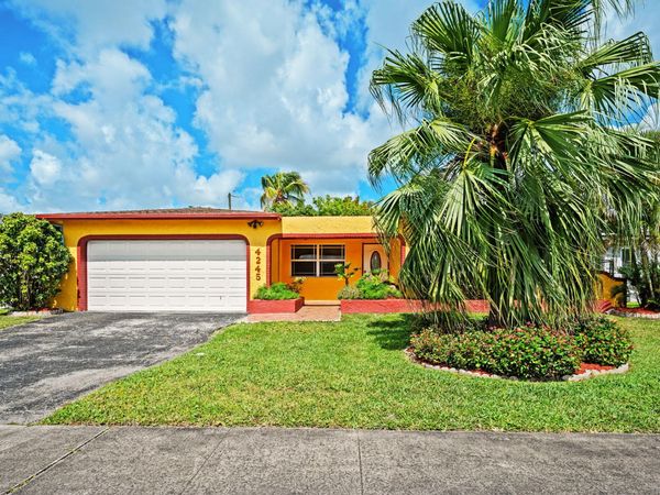 4245 NW 115th Avenue, Sunrise, FL 33323
