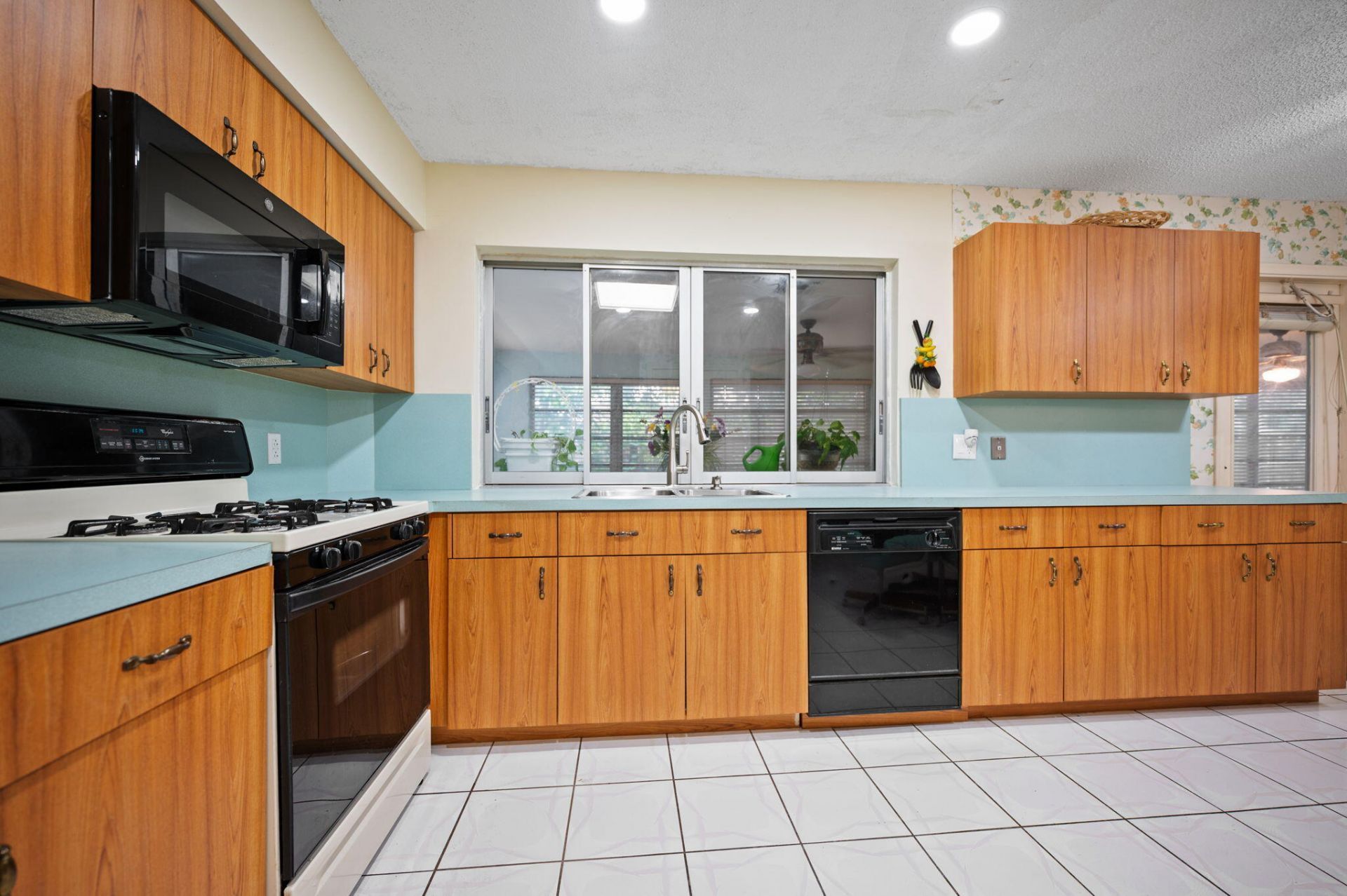 4245 NW 115th Avenue, Sunrise, FL 33323 Photo