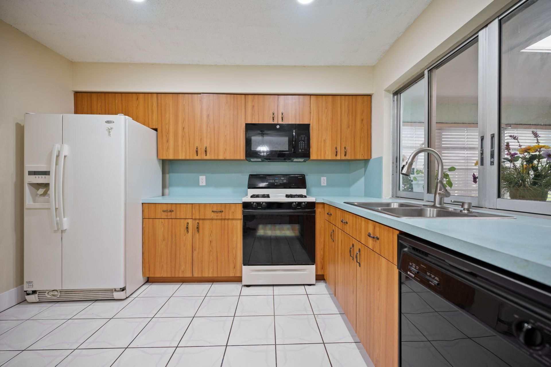 4245 NW 115th Avenue, Sunrise, FL 33323 Photo