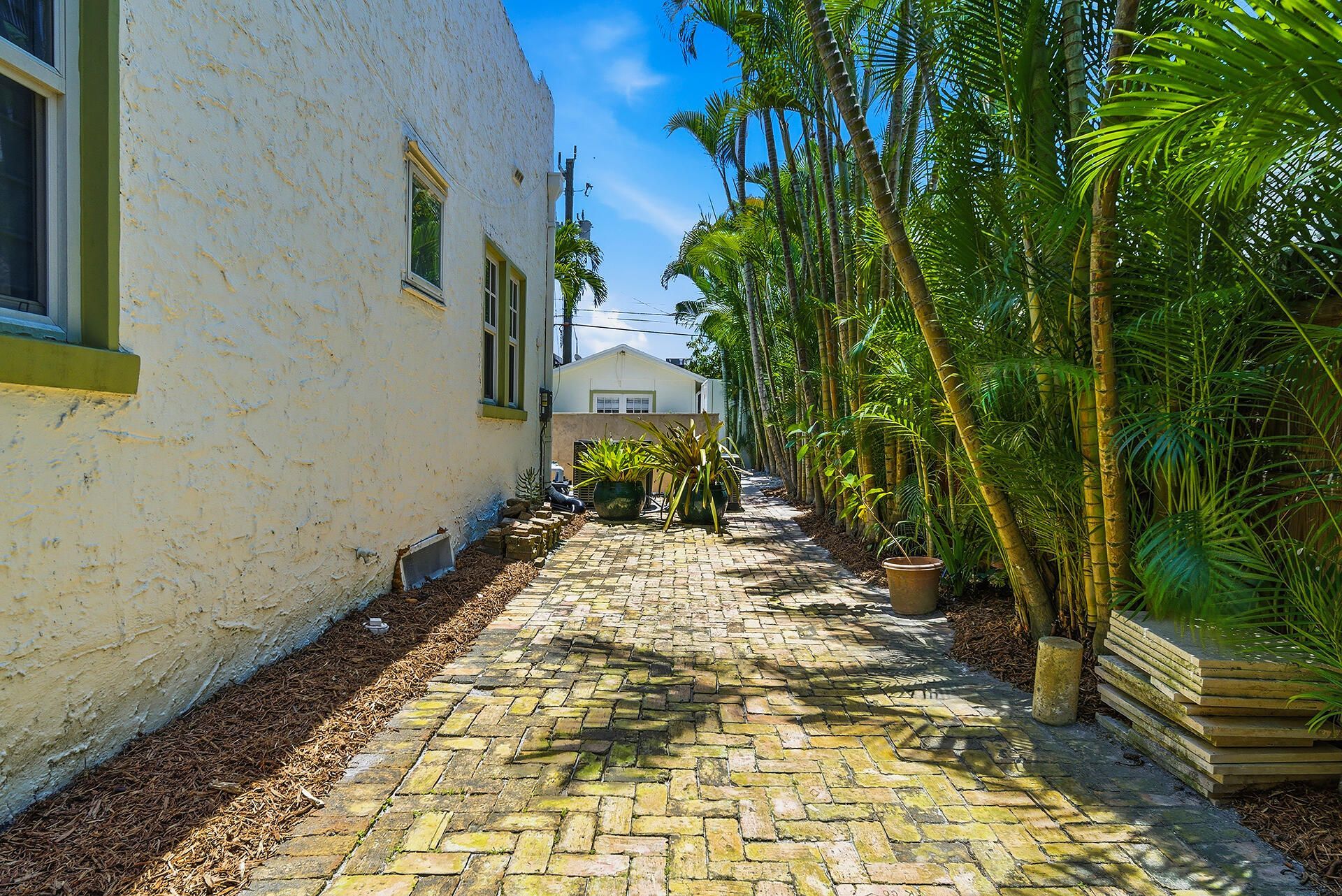 810 Avon Road, West Palm Beach, FL 33401 Photo