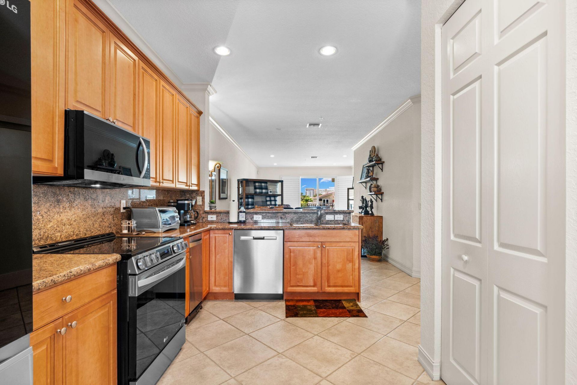 2720 NE 15th Street, Unit 303, Fort Lauderdale, FL 33304 Photo