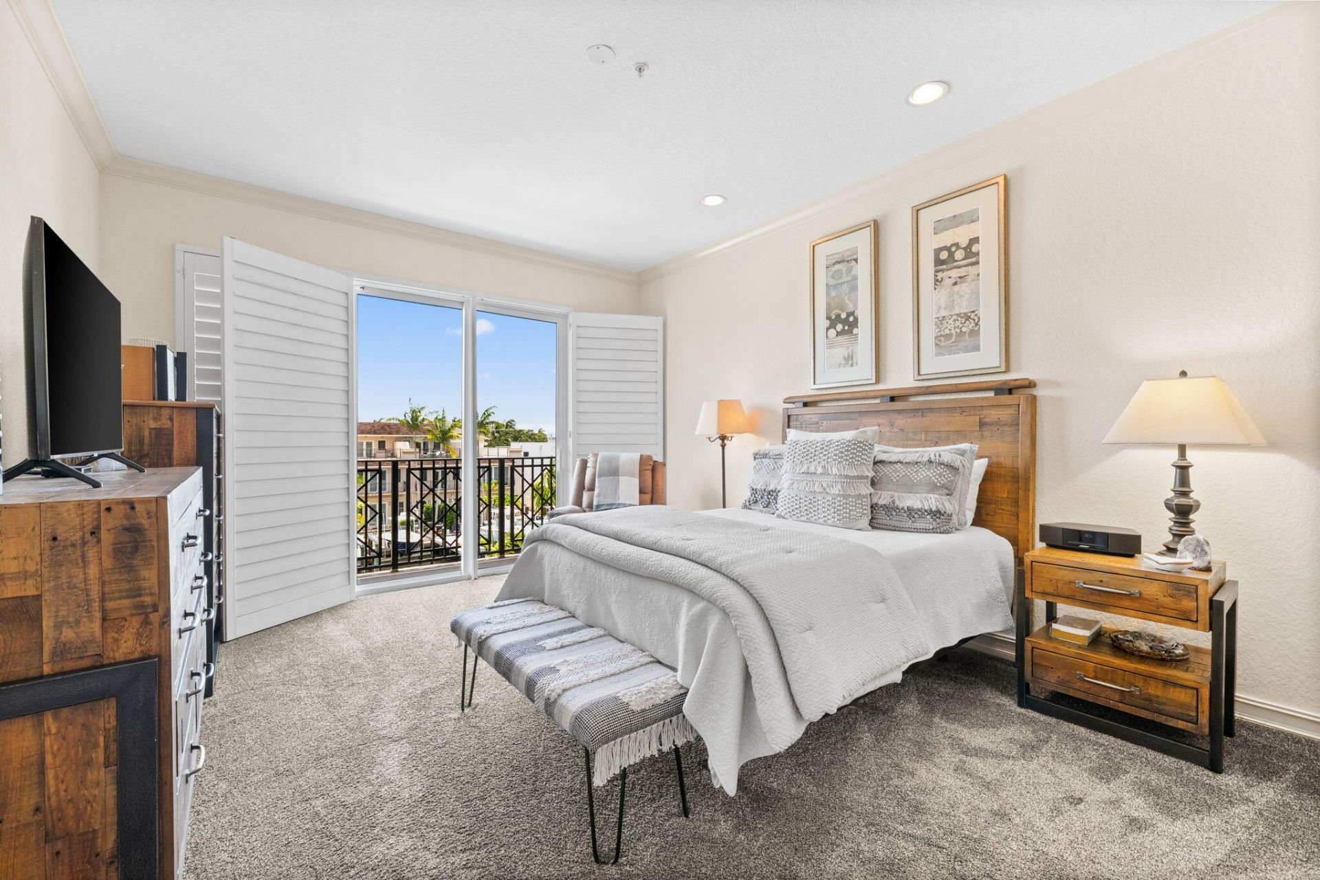 2720 NE 15th Street, Unit 303, Fort Lauderdale, FL 33304 Photo