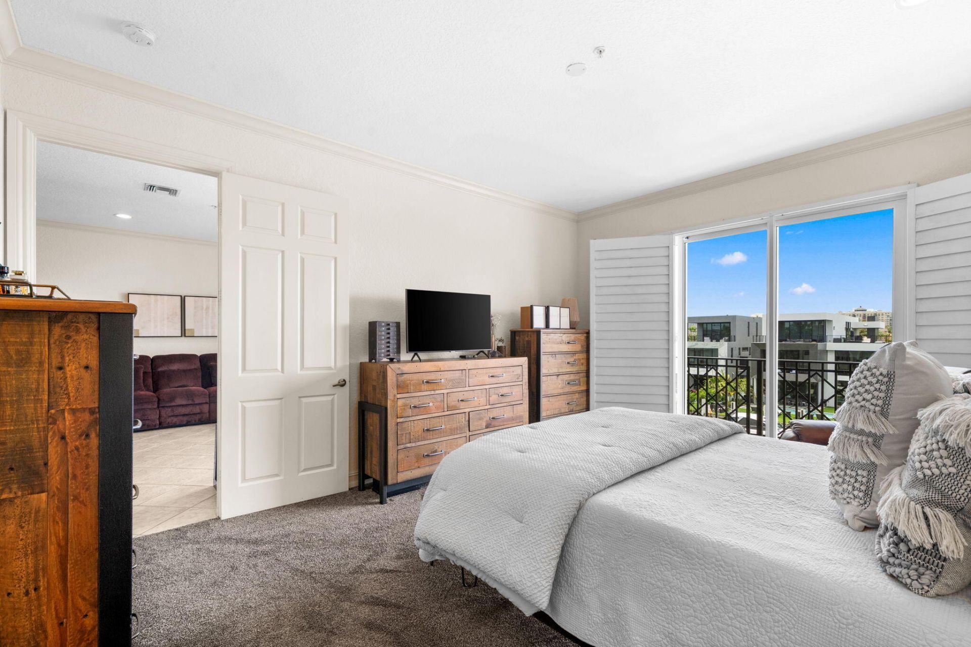 2720 NE 15th Street, Unit 303, Fort Lauderdale, FL 33304 Photo