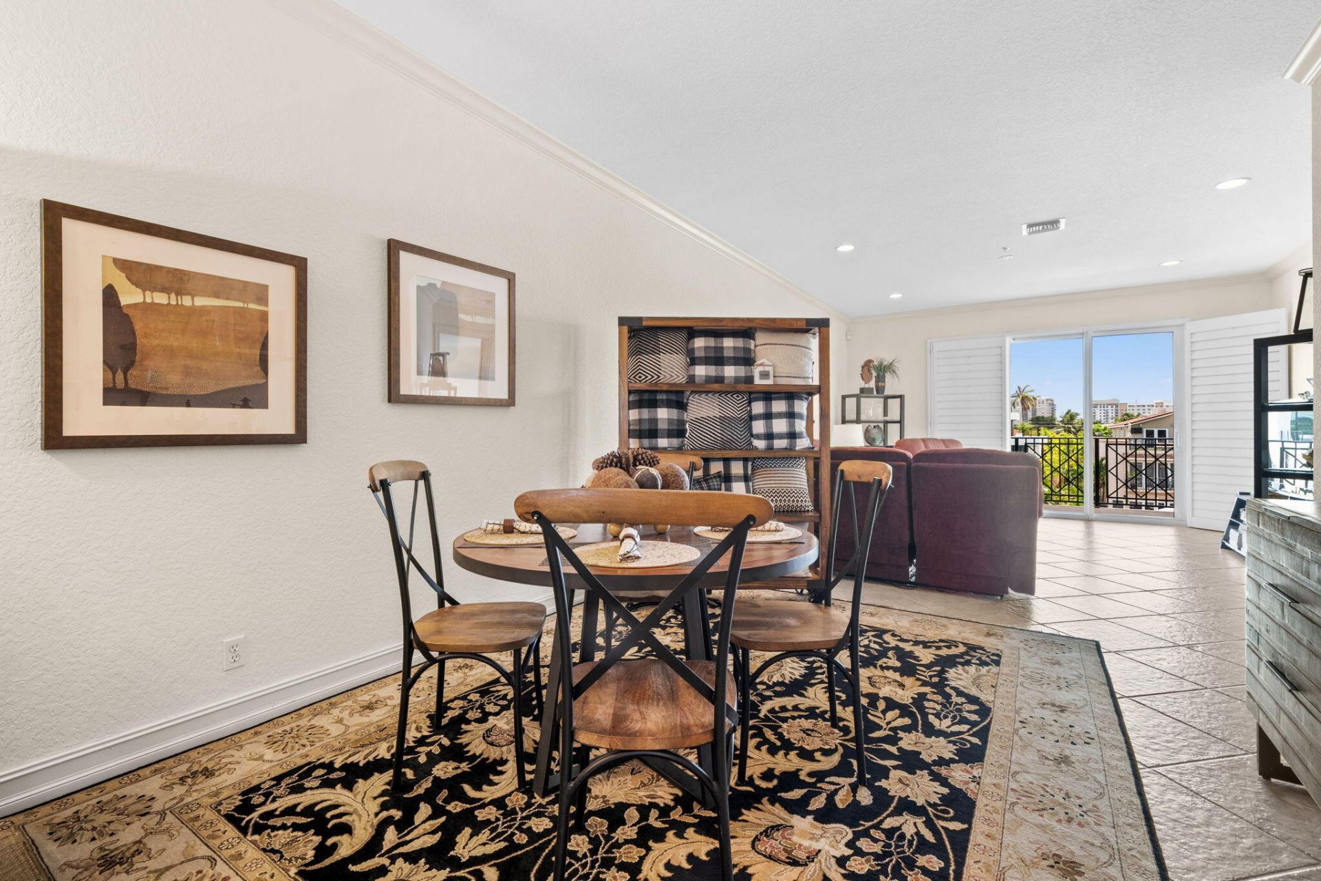 2720 NE 15th Street, Unit 303, Fort Lauderdale, FL 33304 Photo
