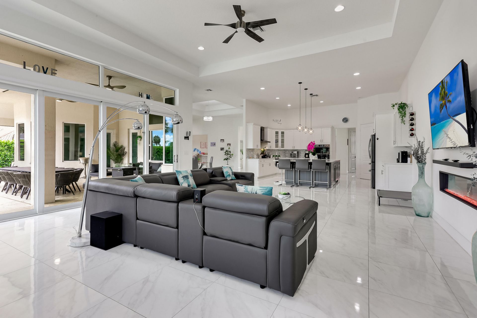 142 Brynhurst Court, West Palm Beach, FL 33413 Photo