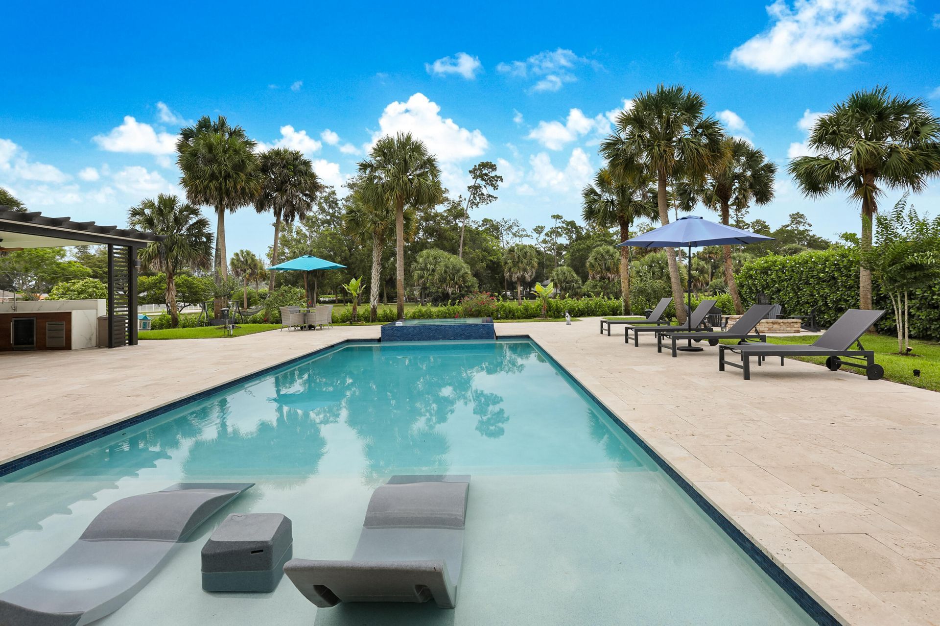 142 Brynhurst Court, West Palm Beach, FL 33413 Photo