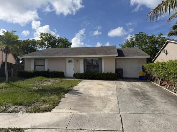 7355 Pinedale Drive, Boynton Beach, FL 33436