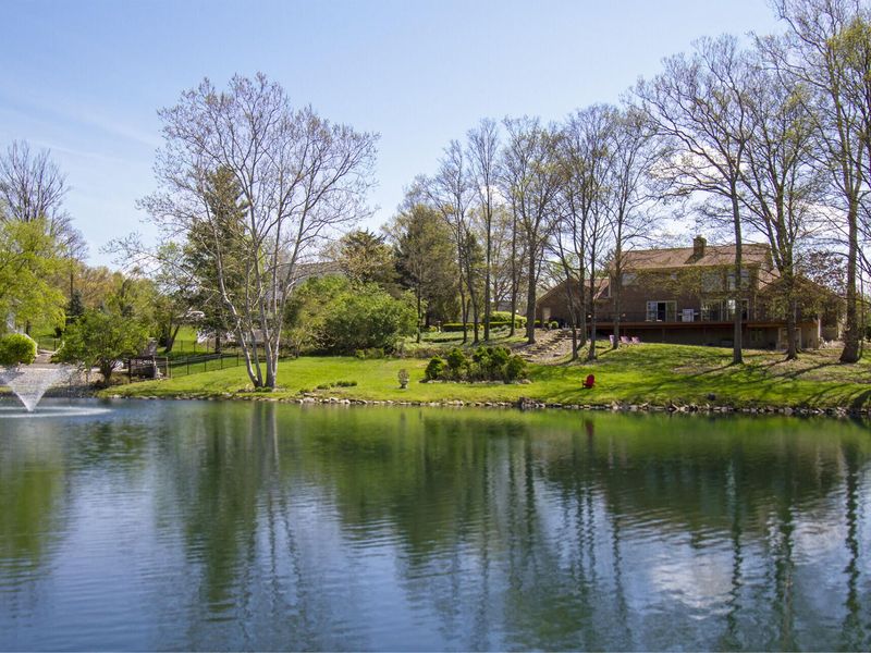 886 Squire Oaks Drive, Villa Hills, KY 41017 Photo 3