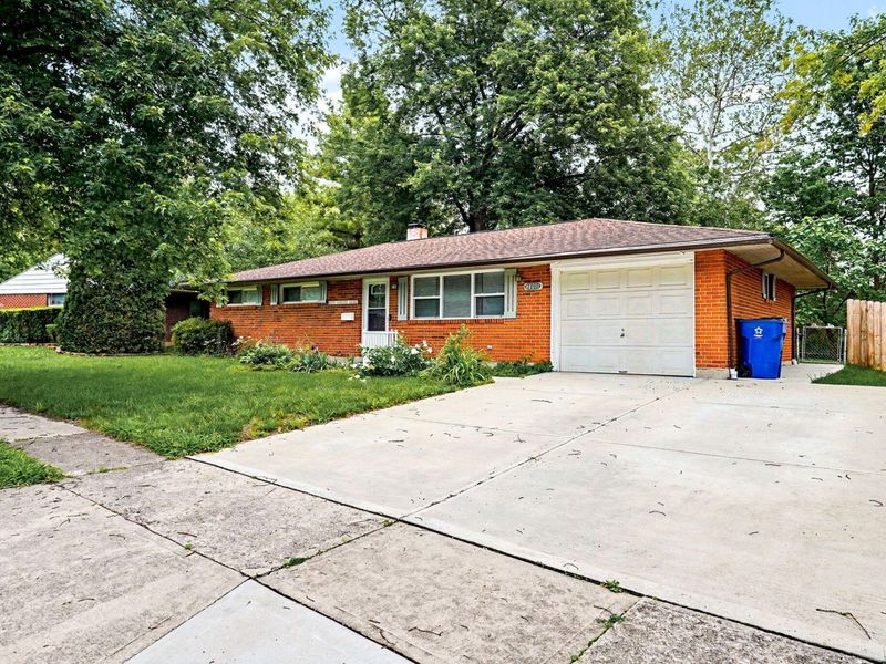 7090 Claybeck Drive, Dayton, OH 45424 Photo 3