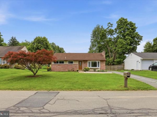2608 CHESTNUT VIEW DRIVE, LANCASTER, PA 17603