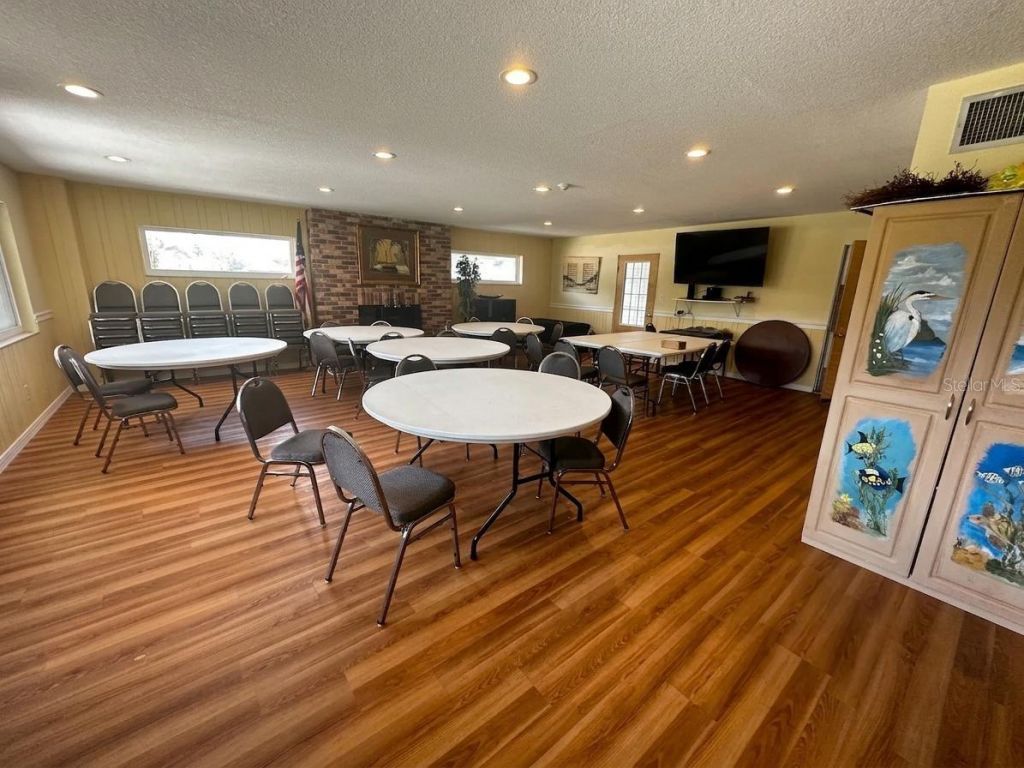 2131 Lakeview Drive, Unit 410, Sebring, FL 33870 Photo