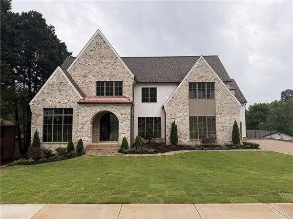 228 Thomas Circle , Roswell, GA 30075
