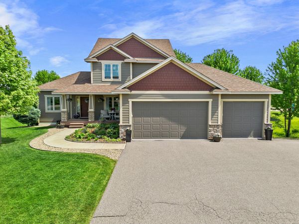 900 Heritage Trail NE, New Prague, MN 56071