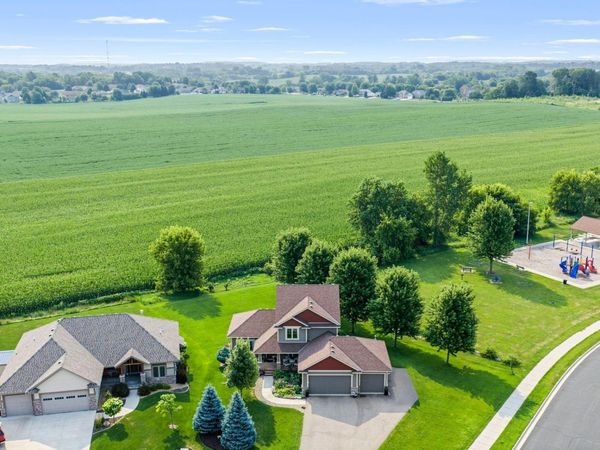 900 Heritage Trail NE, New Prague, MN 56071