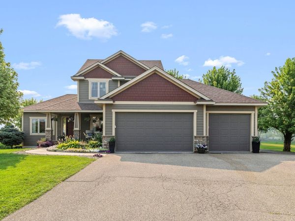 900 Heritage Trail NE, New Prague, MN 56071