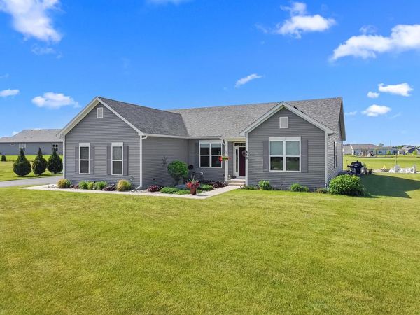 463 Chasefield DRIVE, Williams Bay, WI 53191