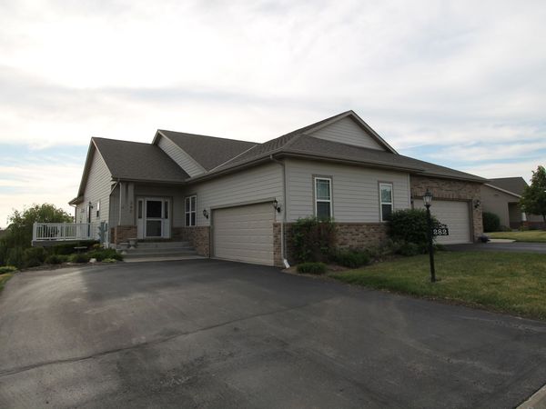 282 Settlement Dr, Rochester, WI 53105
