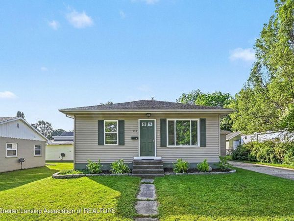 729 Riverside Drive, Portland, MI 48875