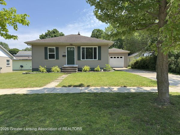 729 Riverside Drive, Portland, MI 48875