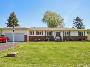 8 Shawnee Drive, Rochester, NY 14624