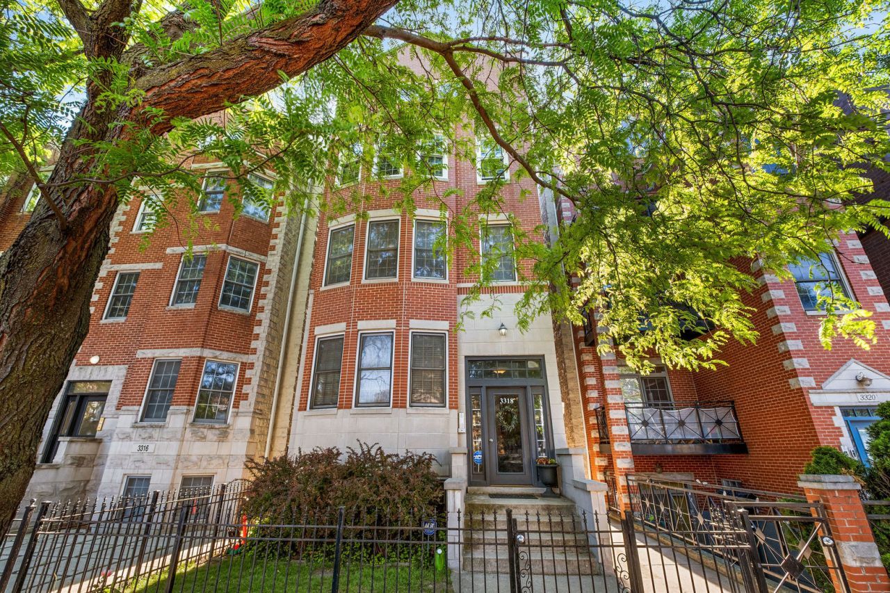 3318 N Damen Avenue, Unit 2, Chicago, IL 60618 Main Photo