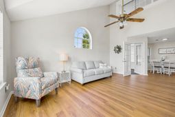 539 Drake Ln.  photo 4