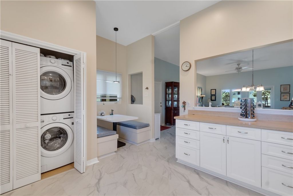 5045 Harmony Circle, Unit 209, Vero Beach, FL 32967 Photo
