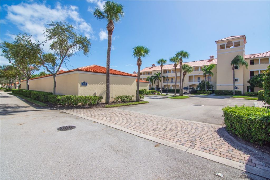 5045 Harmony Circle, Unit 209, Vero Beach, FL 32967 Photo