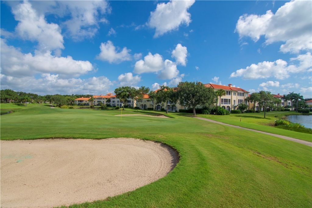5045 Harmony Circle, Unit 209, Vero Beach, FL 32967 Photo