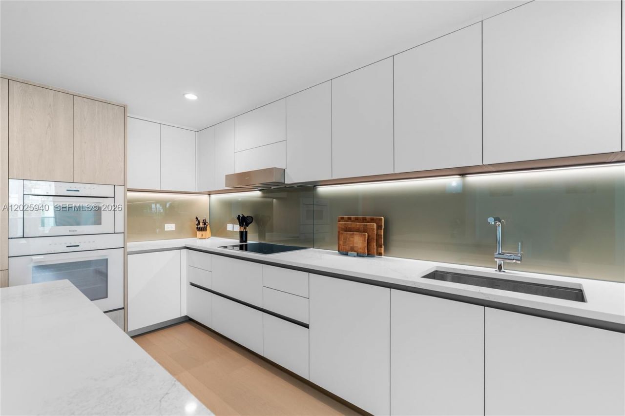 9221 E Bay Harbor Dr , Unit 408, Bay Harbor Islands, FL 33154 Photo