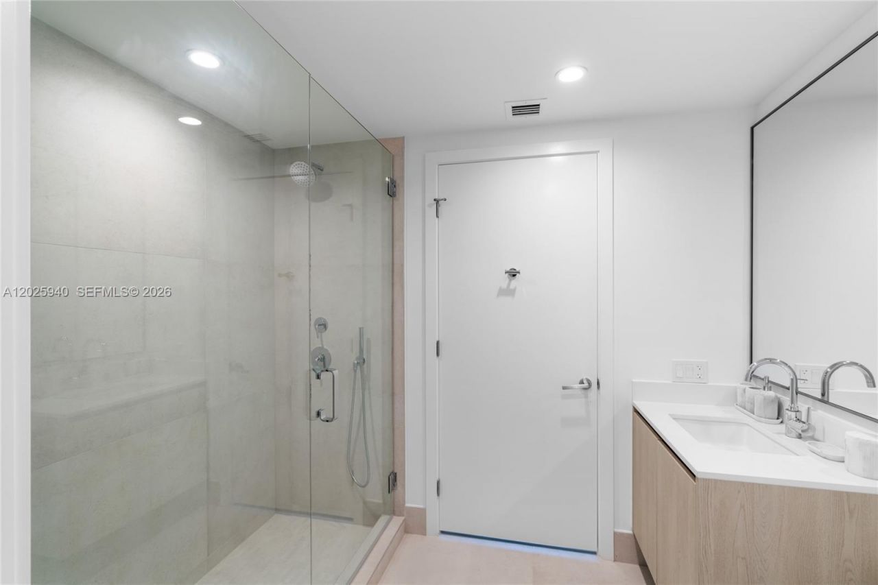 9221 E Bay Harbor Dr , Unit 408, Bay Harbor Islands, FL 33154 Photo
