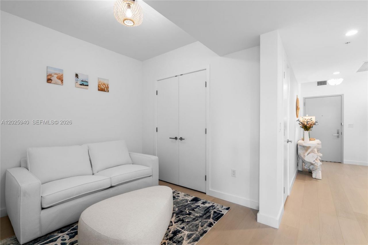 9221 E Bay Harbor Dr , Unit 408, Bay Harbor Islands, FL 33154 Photo