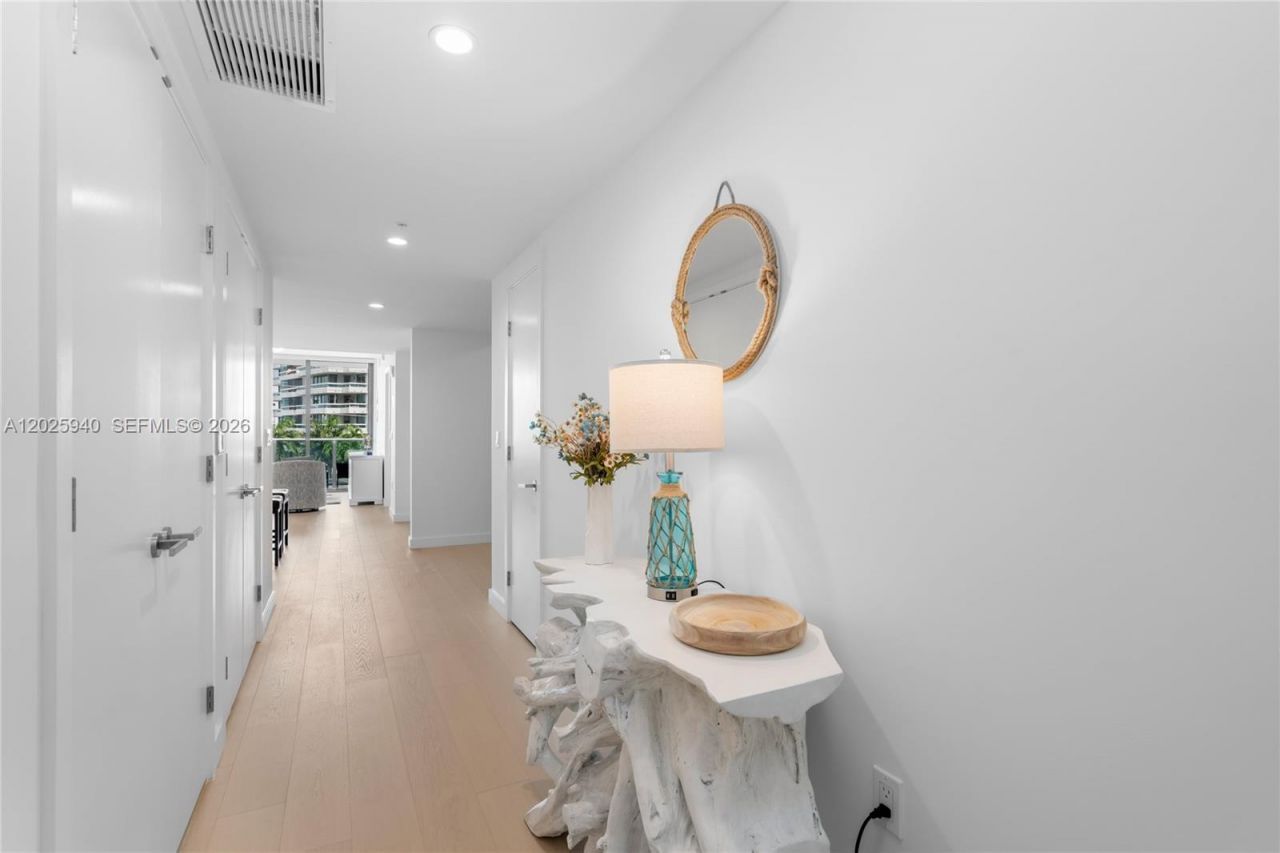 9221 E Bay Harbor Dr , Unit 408, Bay Harbor Islands, FL 33154 Photo