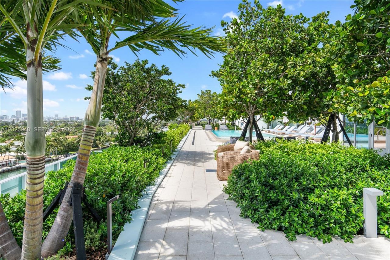 9221 E Bay Harbor Dr , Unit 408, Bay Harbor Islands, FL 33154 Photo