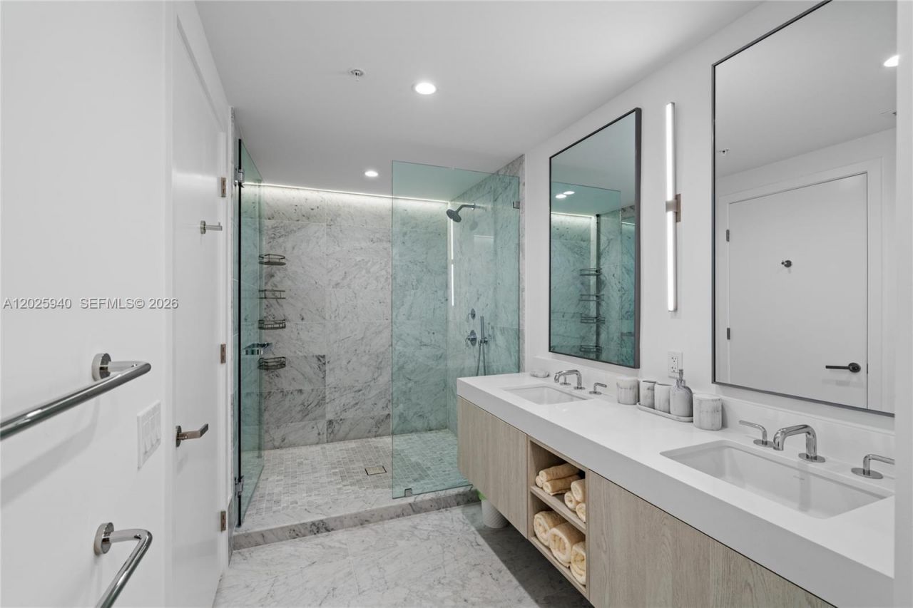9221 E Bay Harbor Dr , Unit 408, Bay Harbor Islands, FL 33154 Photo
