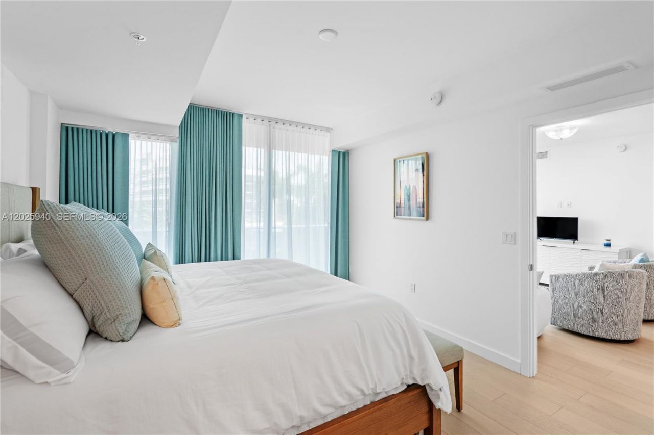 9221 E Bay Harbor Dr , Unit 408, Bay Harbor Islands, FL 33154 Photo