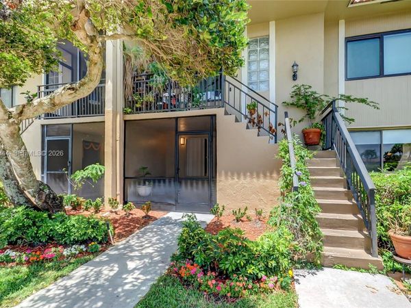 302 Lakeview Dr , Unit 105, Weston, FL 33326