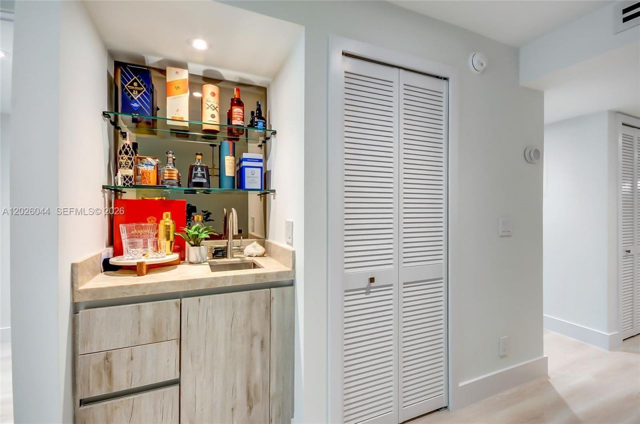 302 Lakeview Dr, Unit 105, Weston, FL 33326 Photo