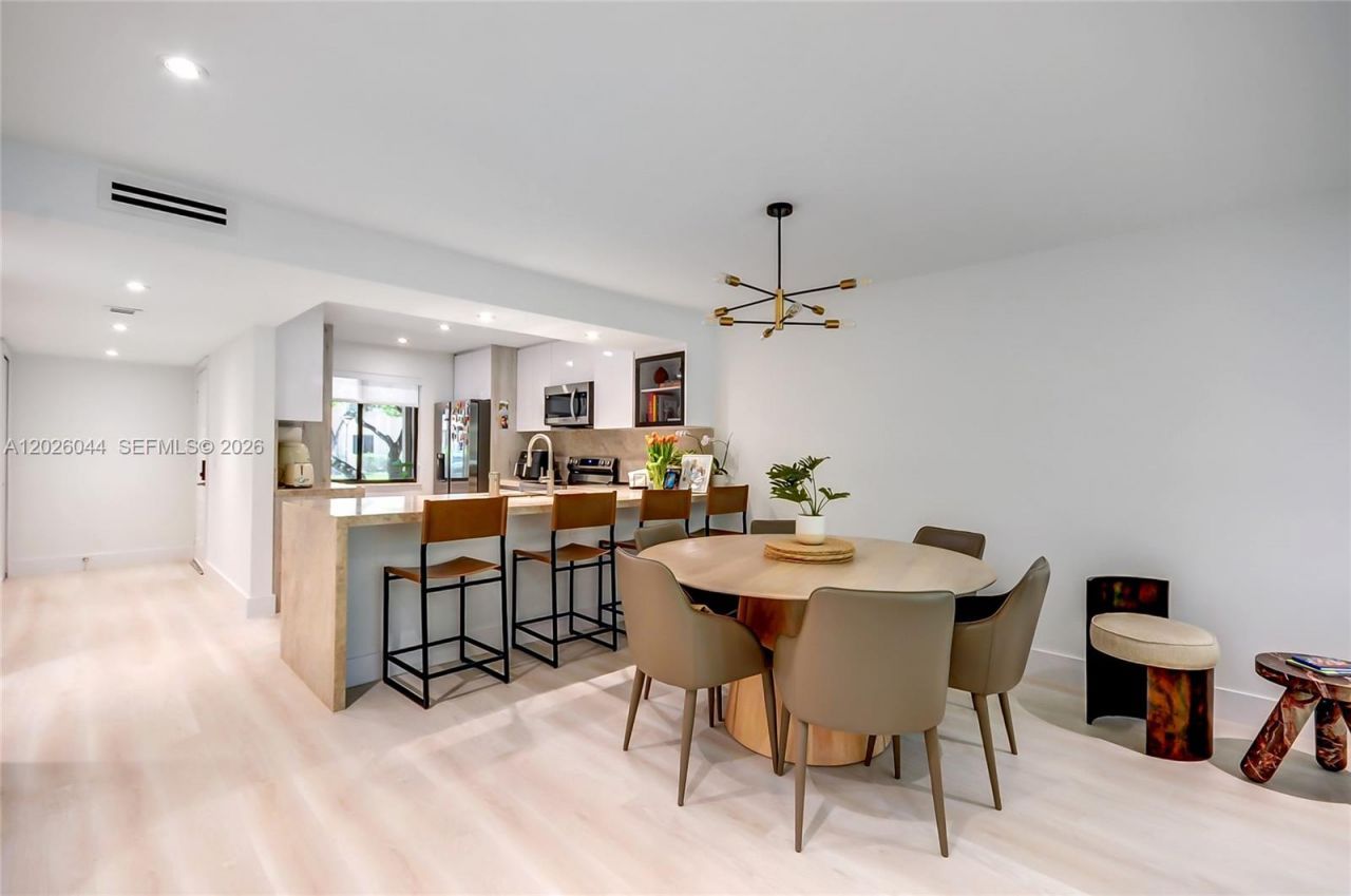 302 Lakeview Dr, Unit 105, Weston, FL 33326 Photo